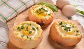 Aprenda a fazer pão recheado com ovo e fiambre ao forno!