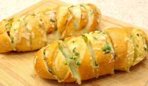 Receita: Pão de Alho caseiro