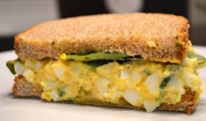 Pão com Ovo Gourmet (em 15 minutos)