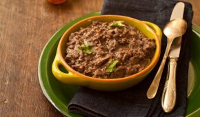 Frijoles: o prato mexicano com um toque brasileiro