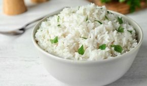 Arroz ao Alho e Óleo: Dicas para elevar o sabor ainda mais