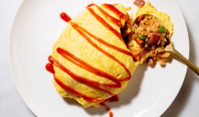 Omurice: O Arroz com ovo à Japonesa que Conquistou São Paulo